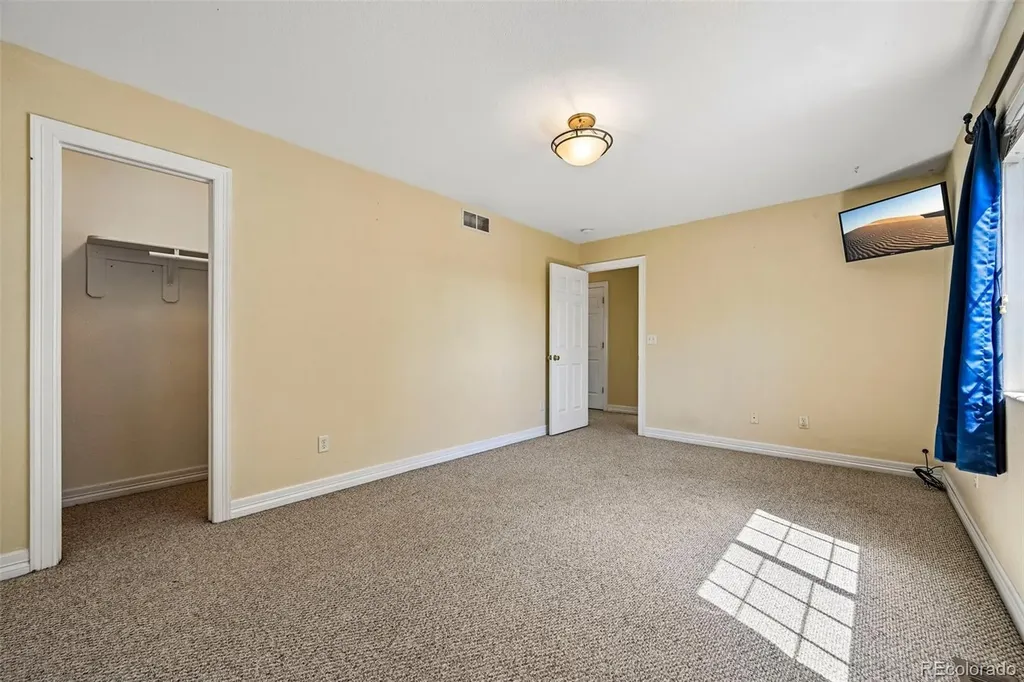 324 S Ames Street Lakewood CO 80226