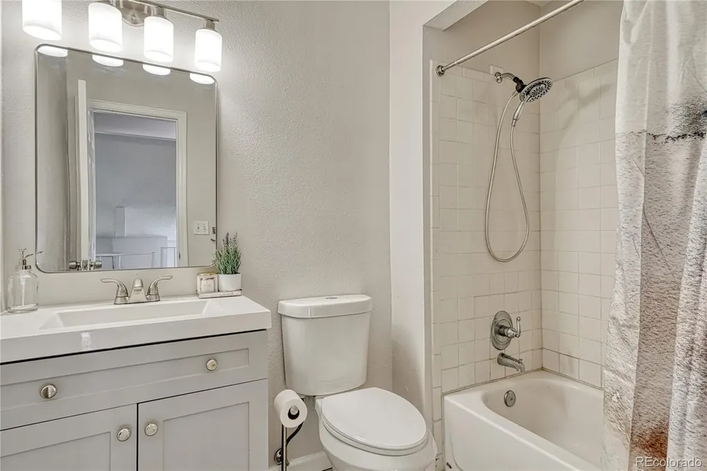 1362 S Andes Street Aurora CO 80017