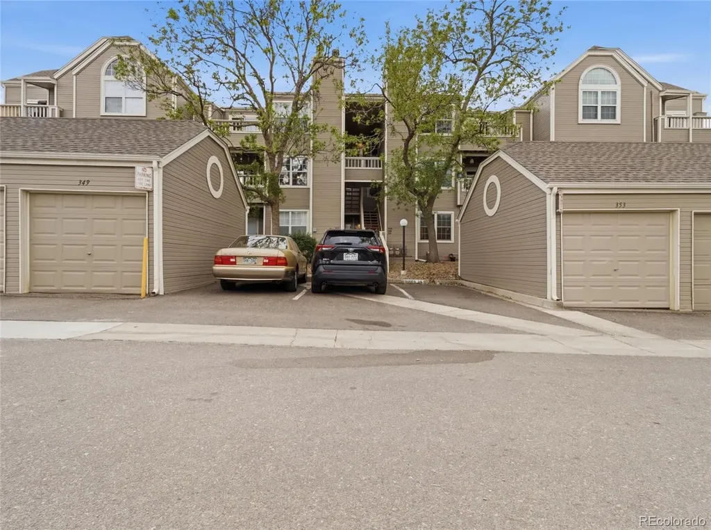 5705 W Atlantic Place Lakewood CO 80227
