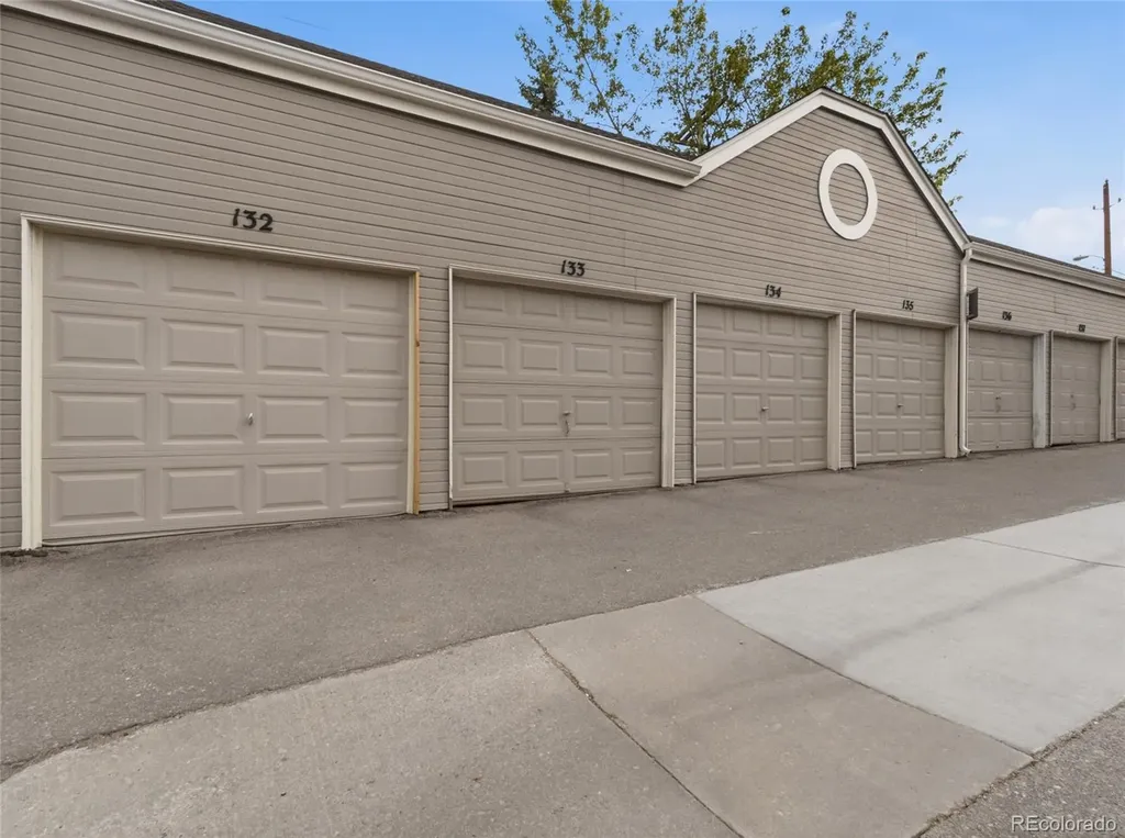 5705 W Atlantic Place Lakewood CO 80227