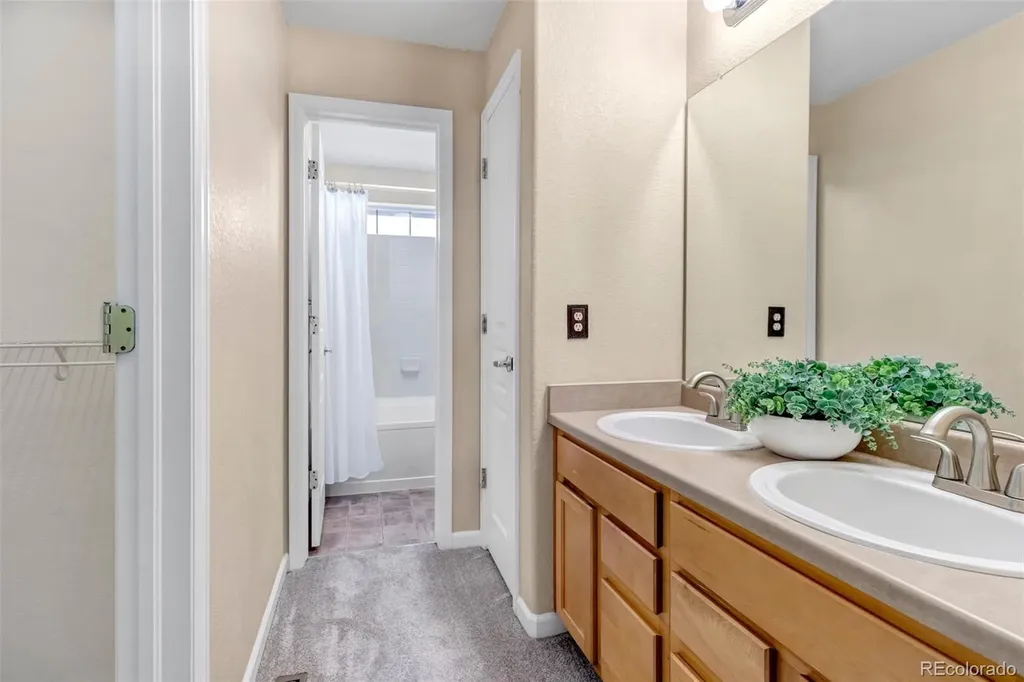 2247 S Pitkin Way Aurora CO 80013