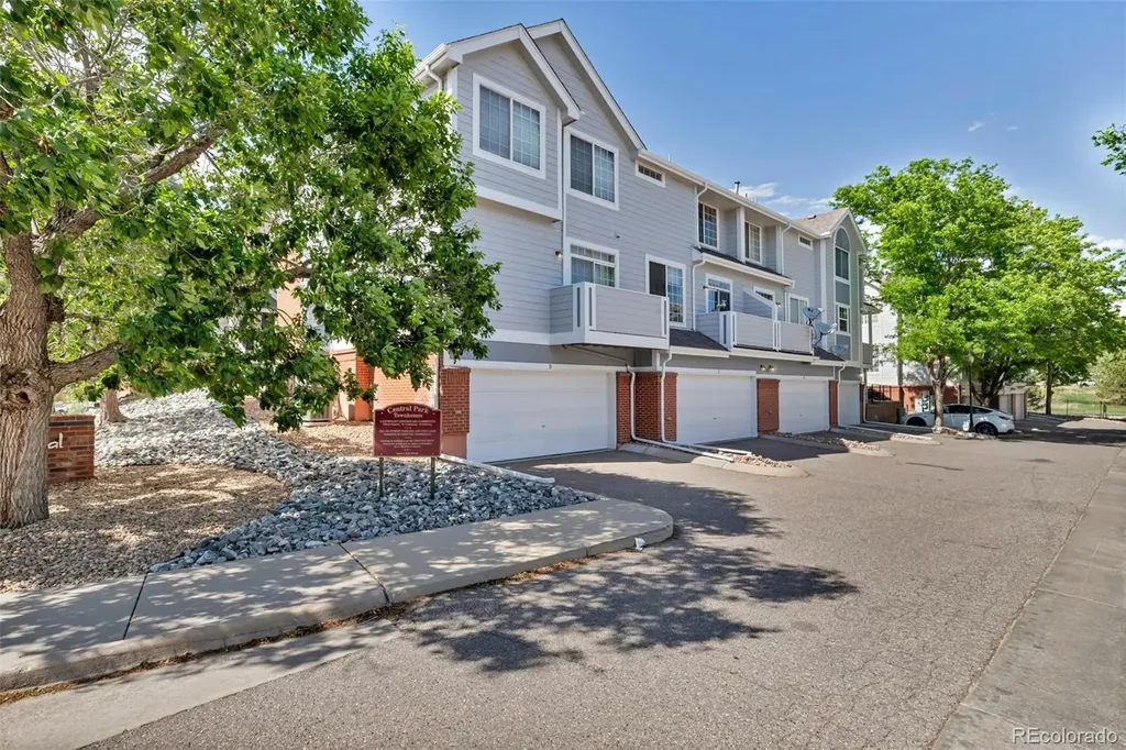 2247 S Pitkin Way Aurora CO 80013