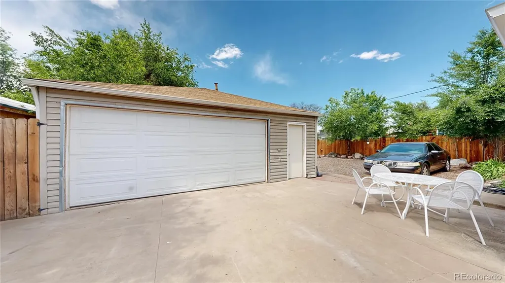 6107 Hudson Street Commerce City CO 80022
