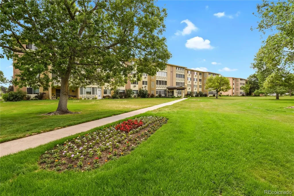 690 S Alton Way Denver CO 80247