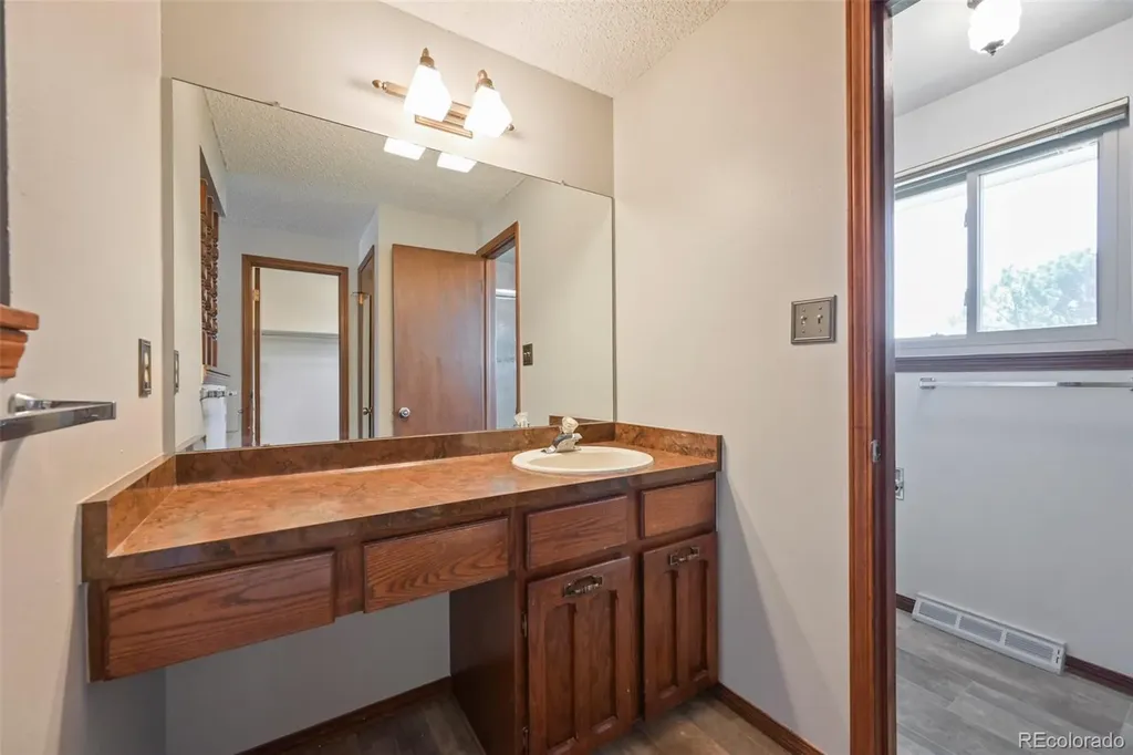 11468 E Berry Drive Englewood CO 80111