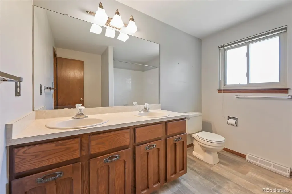 11468 E Berry Drive Englewood CO 80111