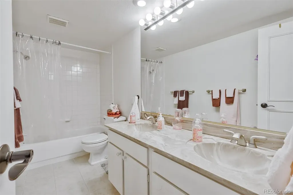 3538 S Ivanhoe Street Denver CO 80237