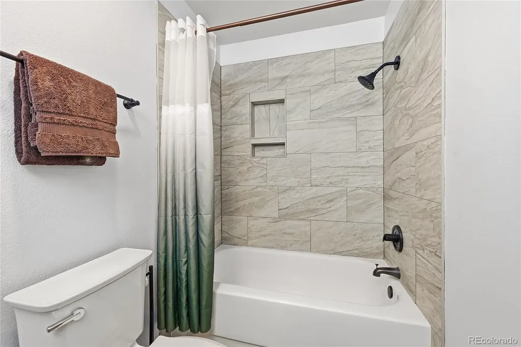7209 S Houstoun Waring Circle Littleton CO 80120