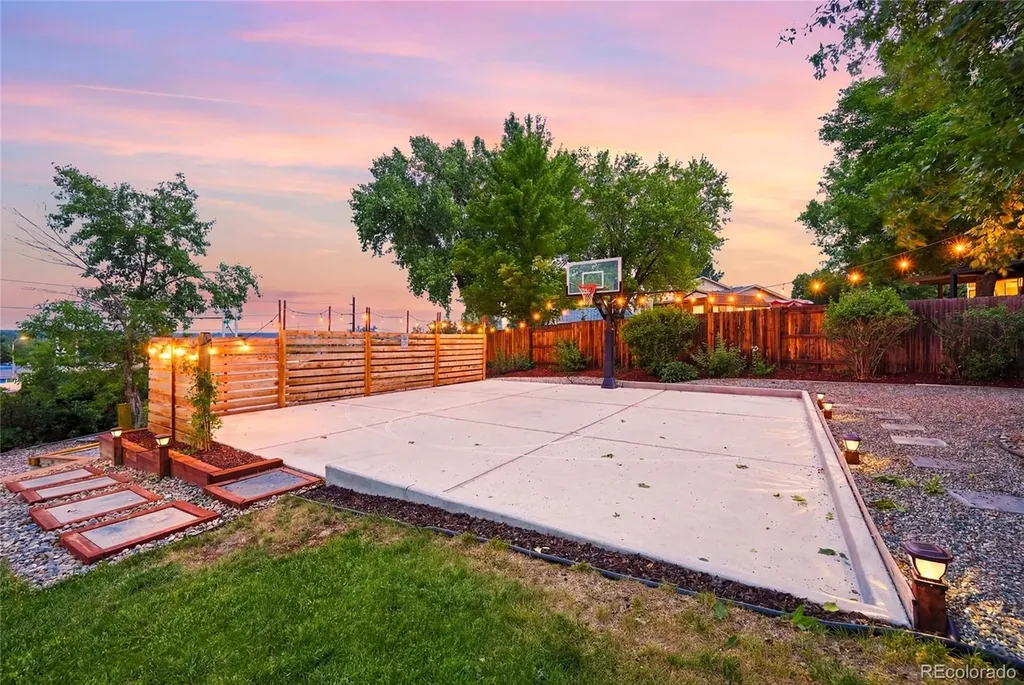 7209 S Houstoun Waring Circle Littleton CO 80120