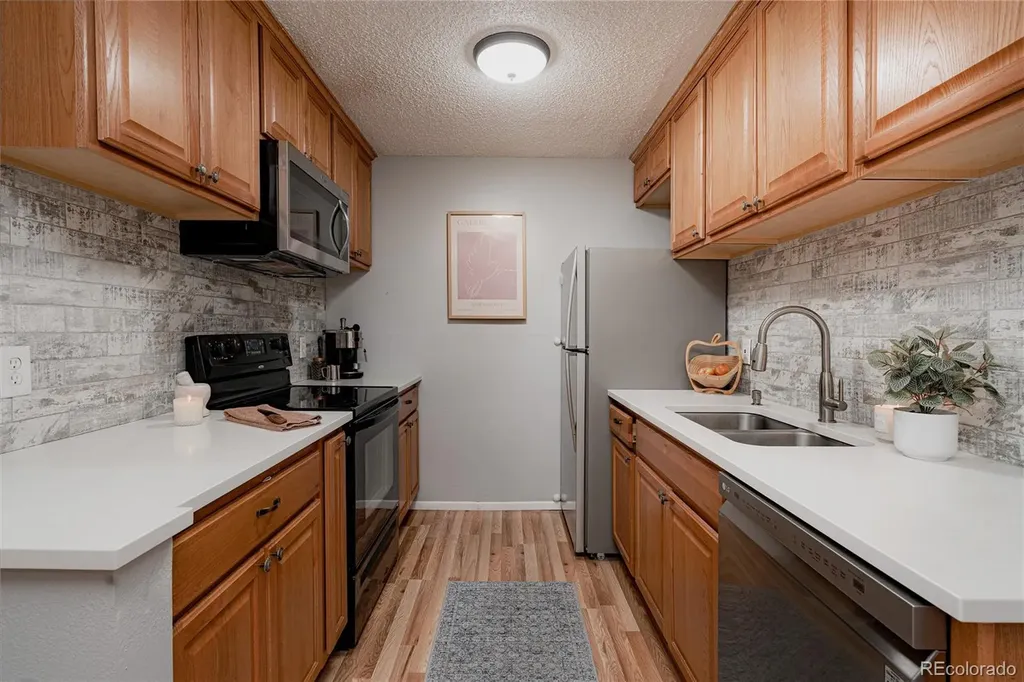381 S Ames Street Lakewood CO 80226