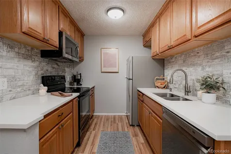 381 S Ames Street Lakewood CO 80226