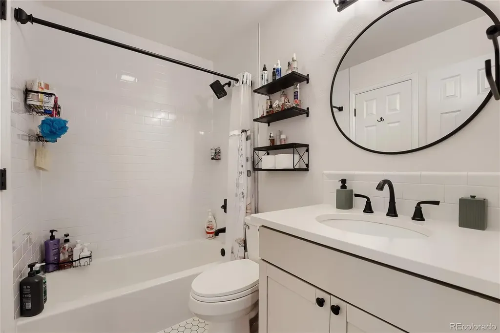 4094 S Carson Street Aurora CO 80014