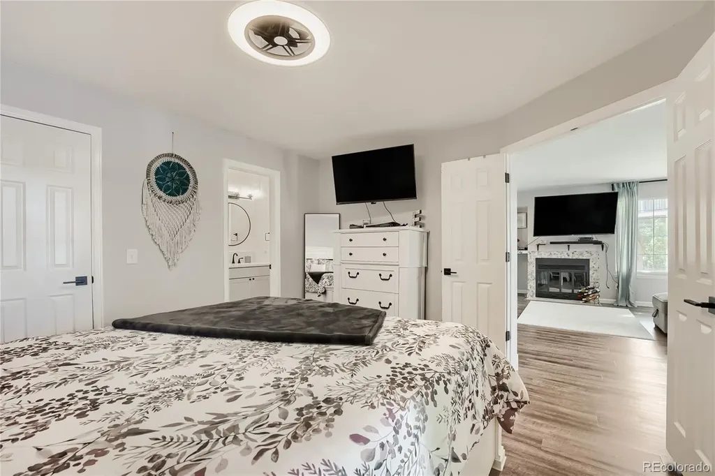 4094 S Carson Street Aurora CO 80014