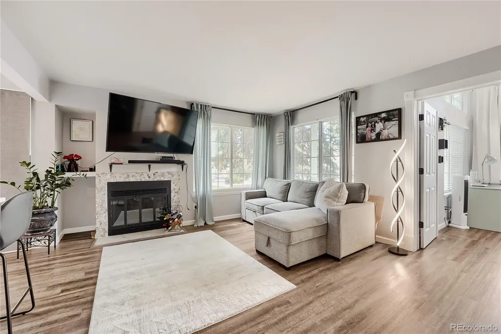 4094 S Carson Street Aurora CO 80014