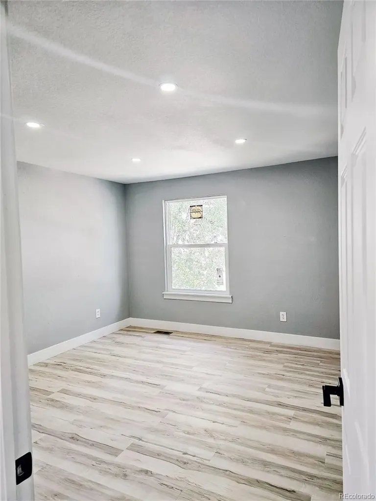 4716 Freeport Way Denver CO 80239