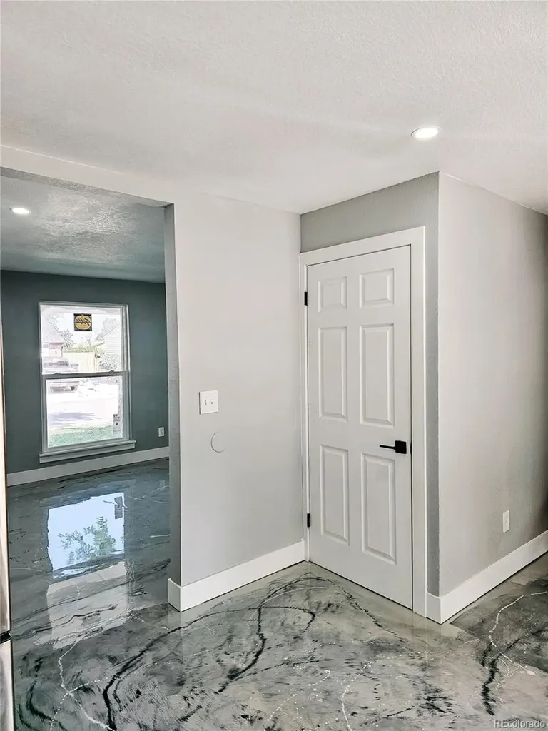 4716 Freeport Way Denver CO 80239