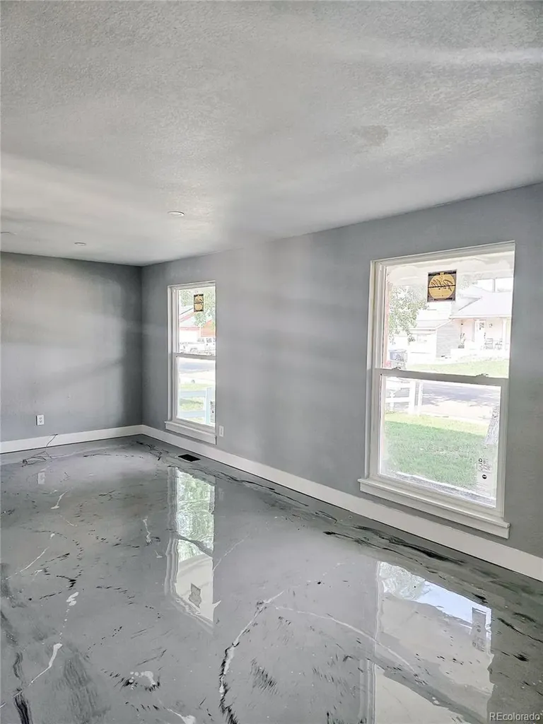 4716 Freeport Way Denver CO 80239