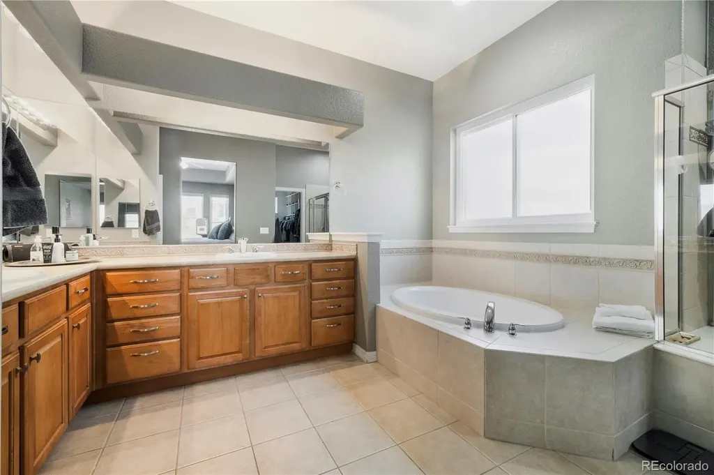 9884 Telluride Street Commerce City CO 80022