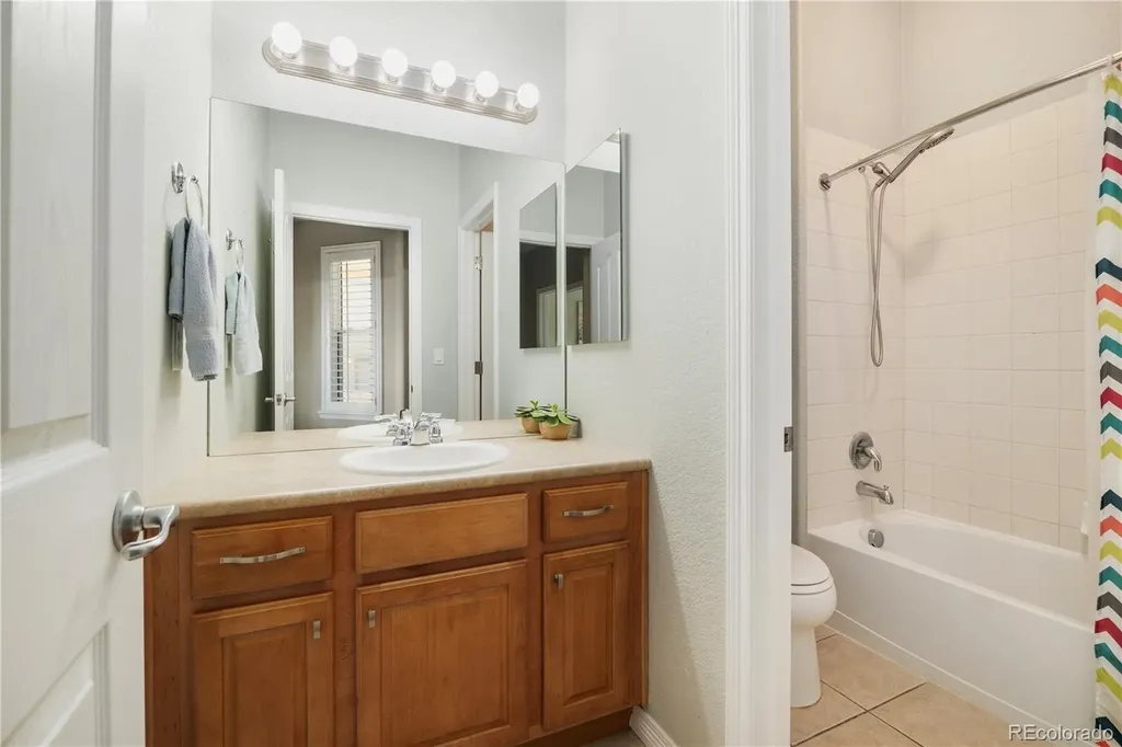 9884 Telluride Street Commerce City CO 80022