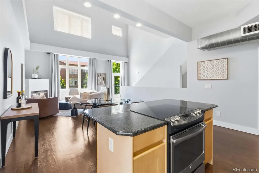 220 Roslyn Street Denver CO 80230