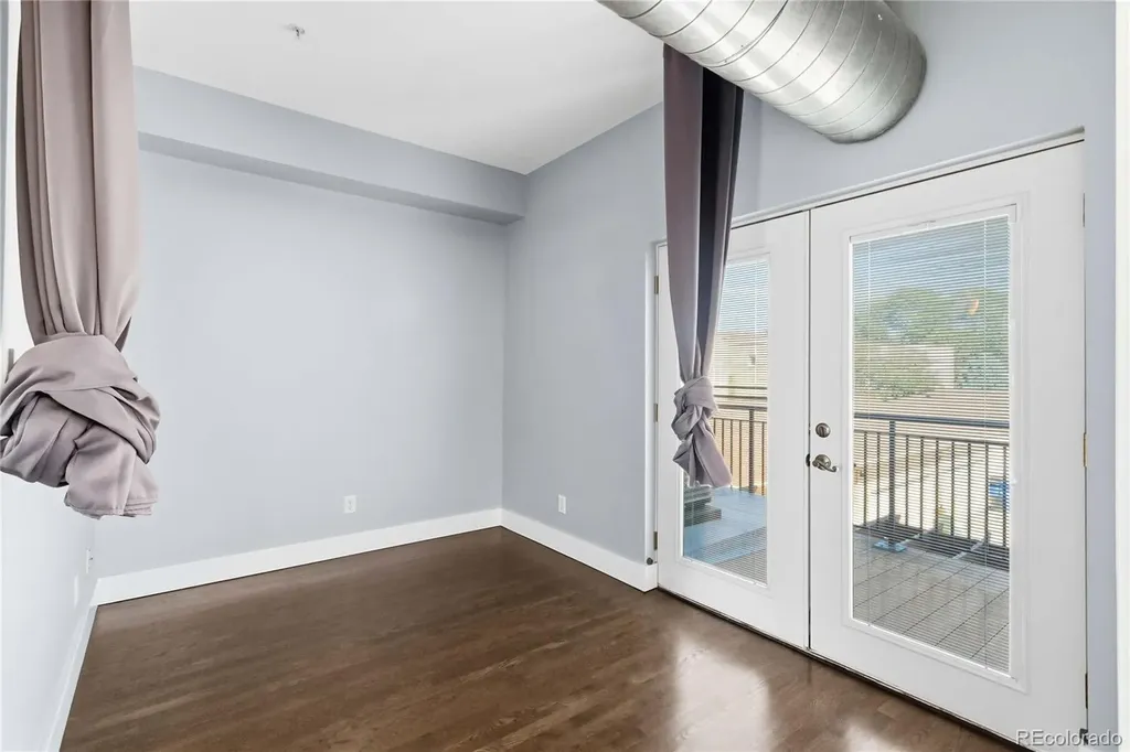 220 Roslyn Street Denver CO 80230
