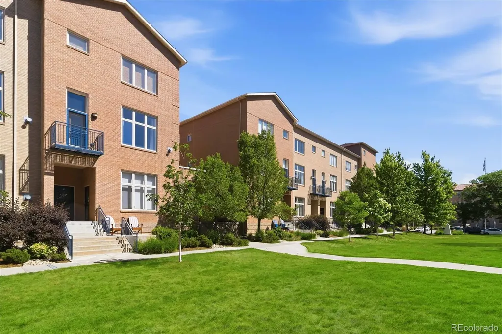 220 Roslyn Street Denver CO 80230