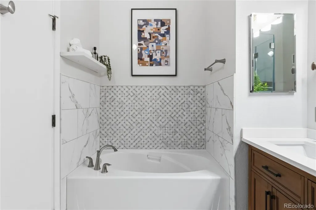 220 Roslyn Street Denver CO 80230