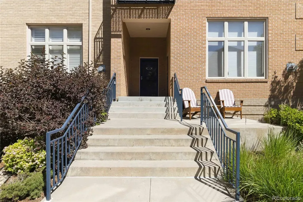 220 Roslyn Street Denver CO 80230