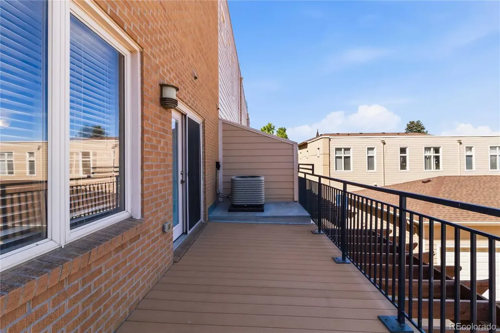 220 Roslyn Street Denver CO 80230