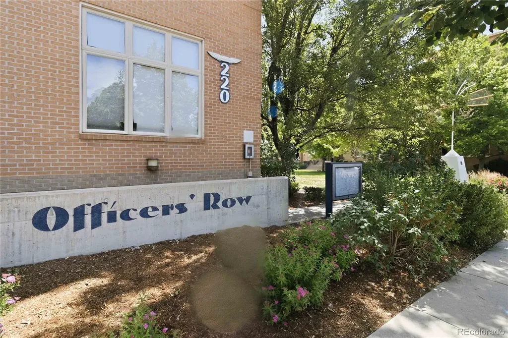 220 Roslyn Street Denver CO 80230