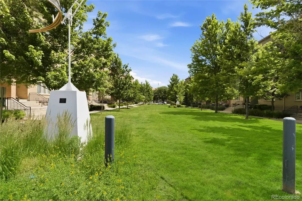220 Roslyn Street Denver CO 80230