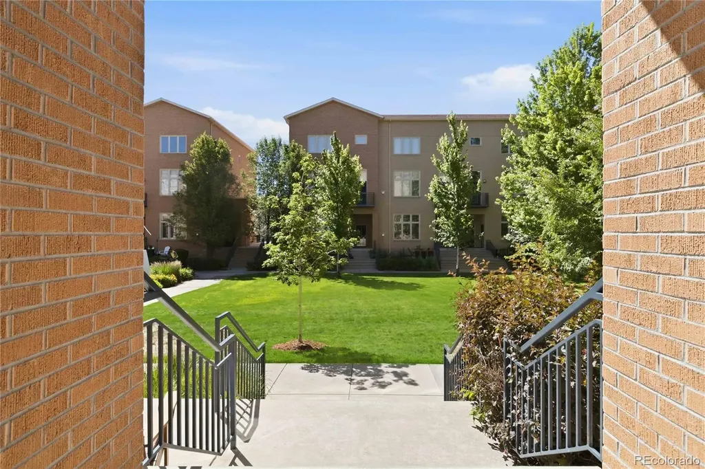 220 Roslyn Street Denver CO 80230