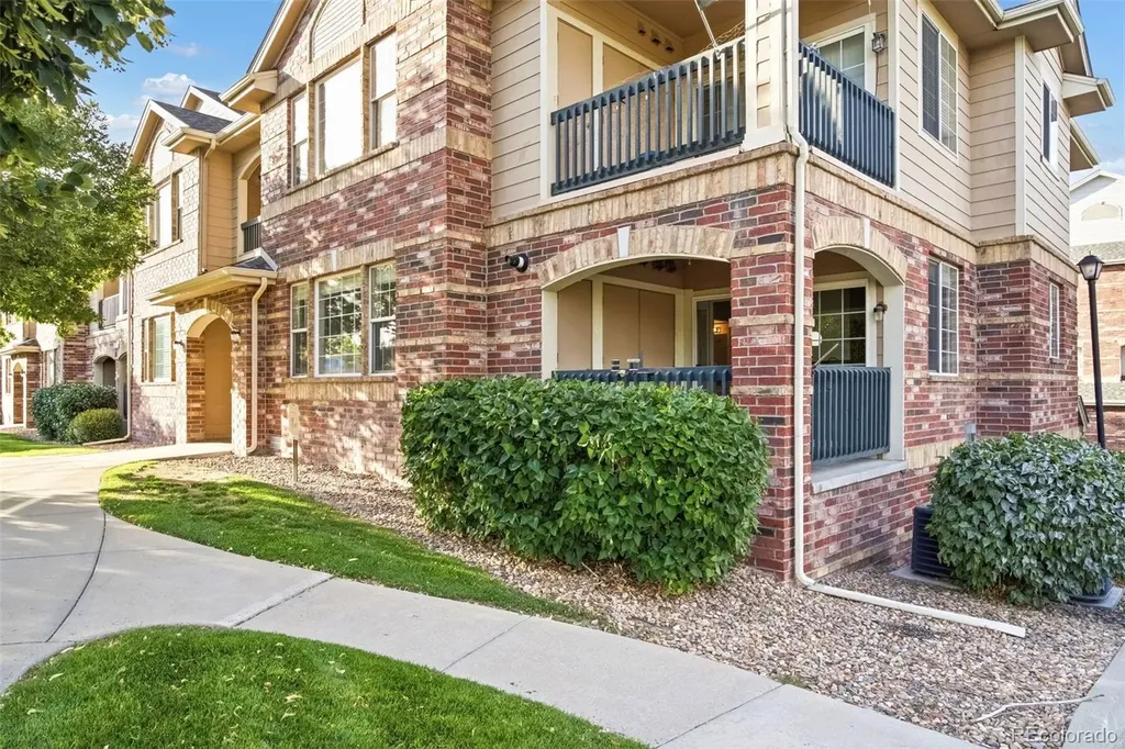 8948 Fox Drive Denver CO 80260
