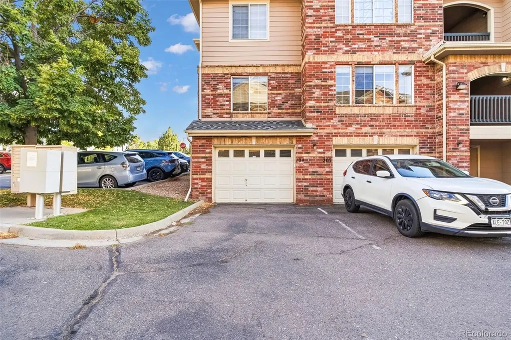 8948 Fox Drive Denver CO 80260