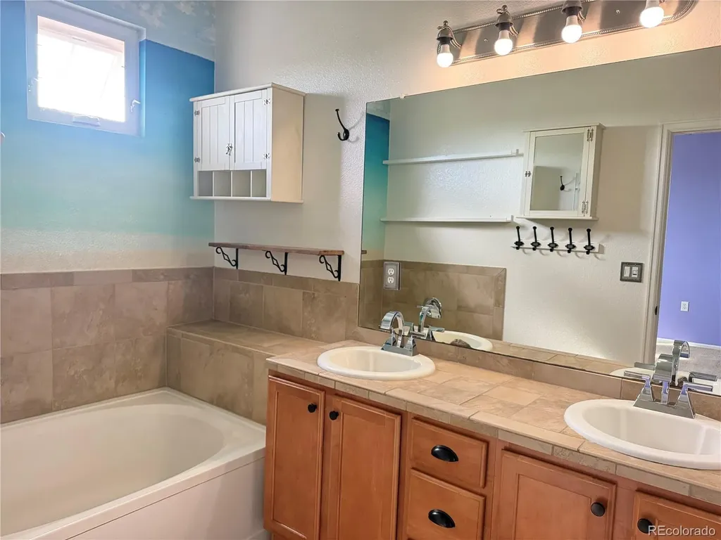 16038 E Geddes Lane Aurora CO 80016