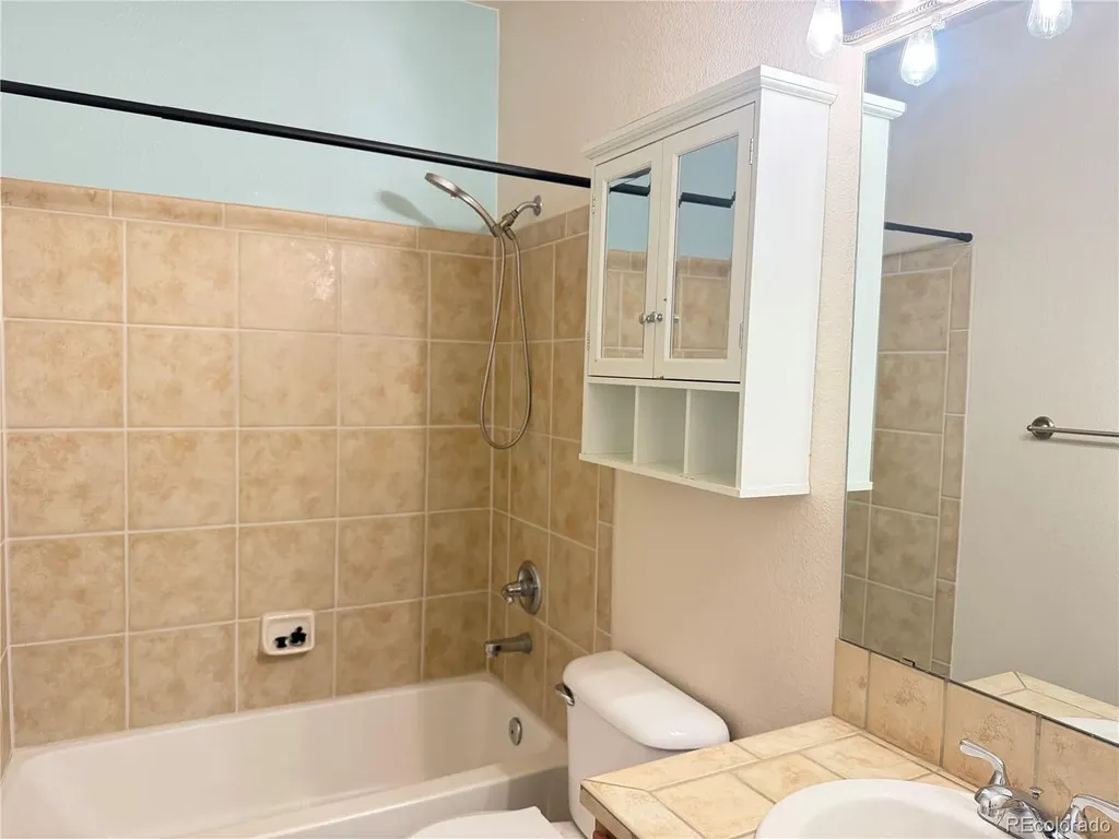 16038 E Geddes Lane Aurora CO 80016