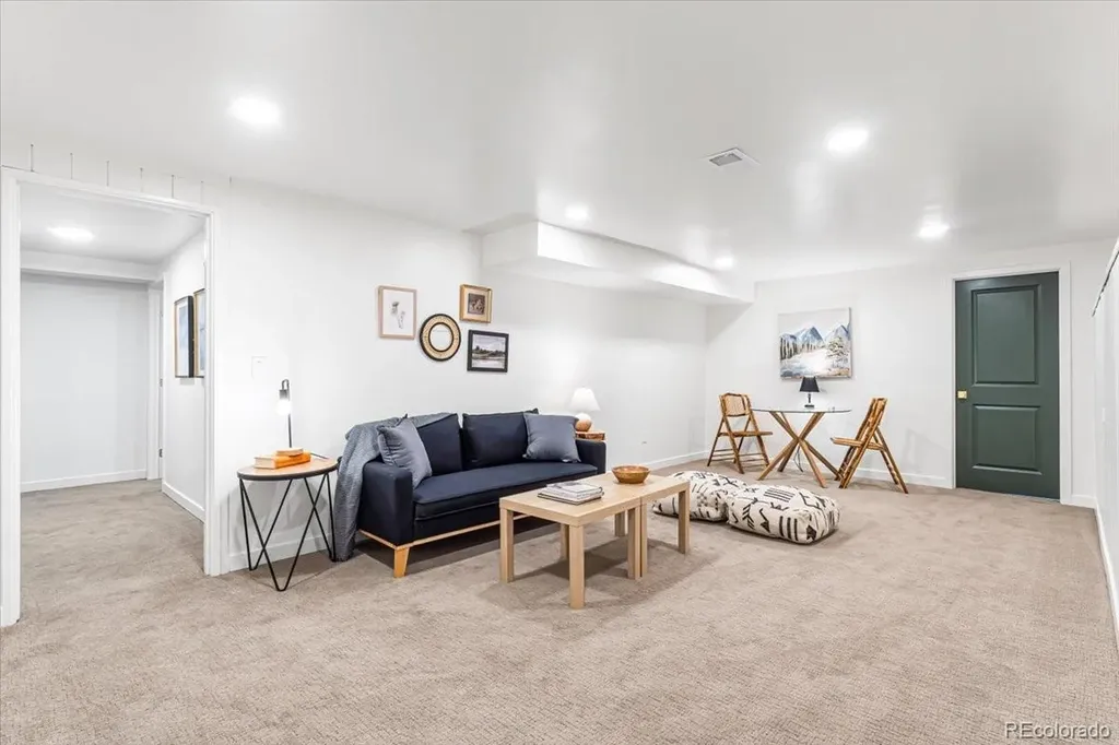 3385 N Kearney Street Denver CO 80207