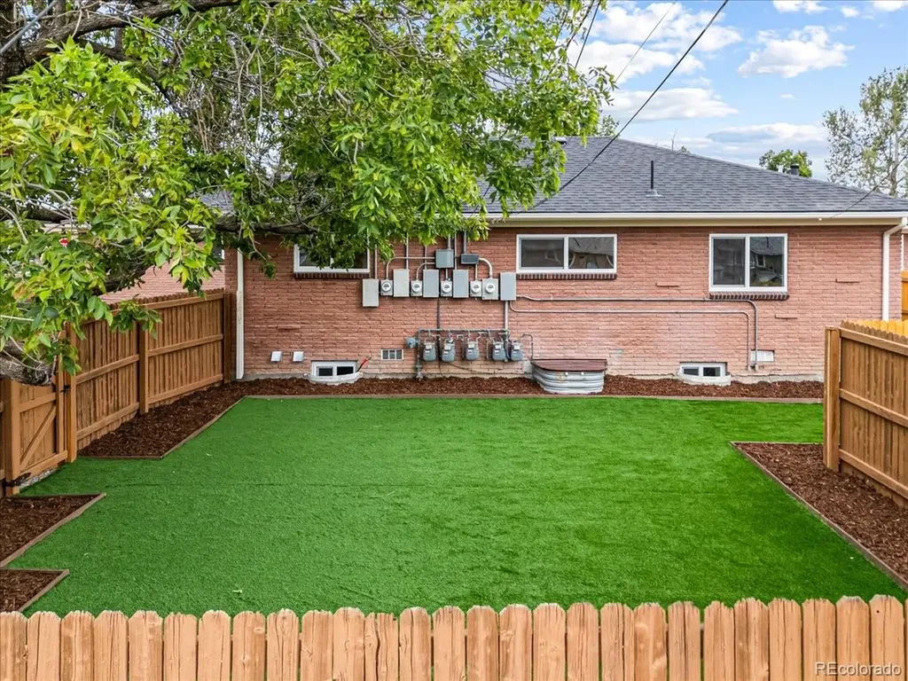 3385 N Kearney Street Denver CO 80207