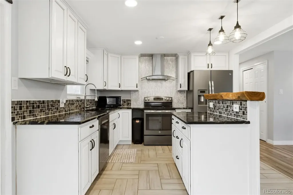 11471 Downing Street Northglenn CO 80233