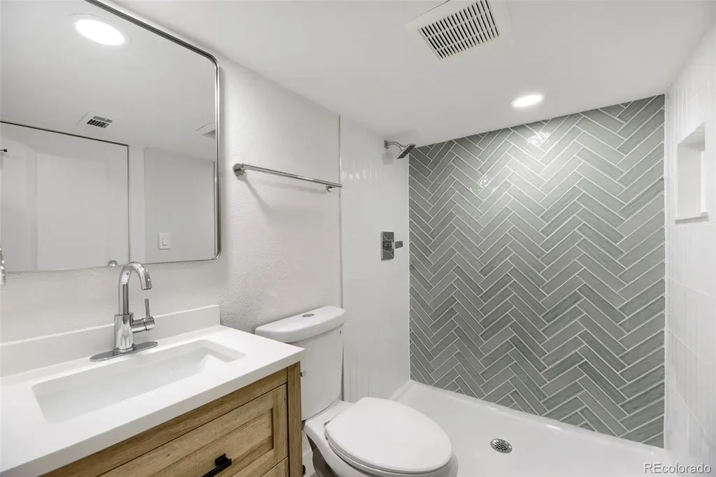 6177 W 65th Avenue Arvada CO 80003