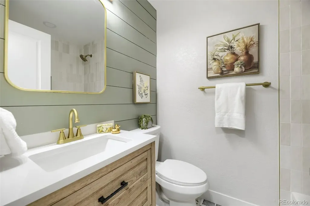6177 W 65th Avenue Arvada CO 80003