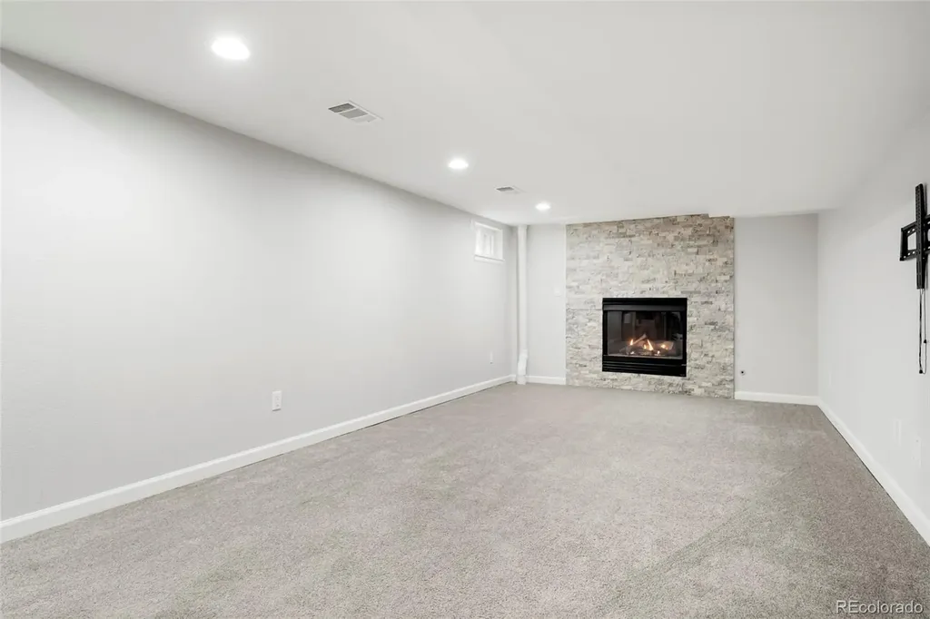 9214 E Floyd Avenue Denver CO 80231