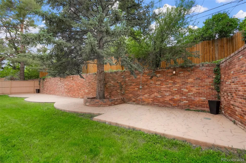 9214 E Floyd Avenue Denver CO 80231