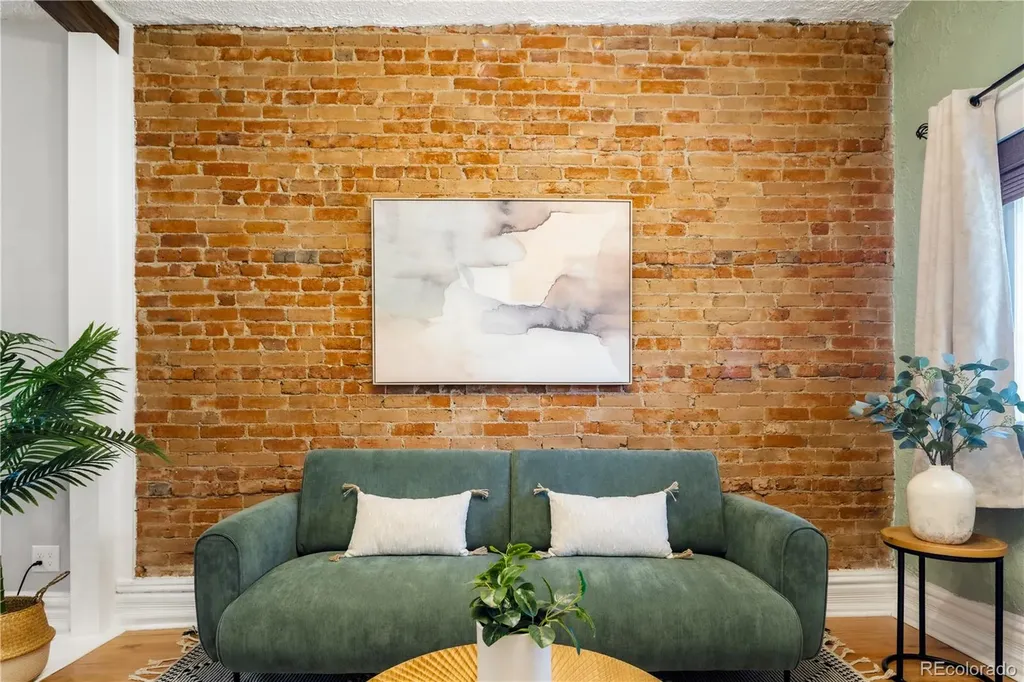 2339 N Gilpin Street Denver CO 80205