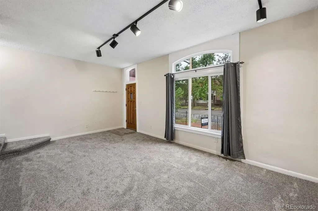 2747 Stout Street Denver CO 80205