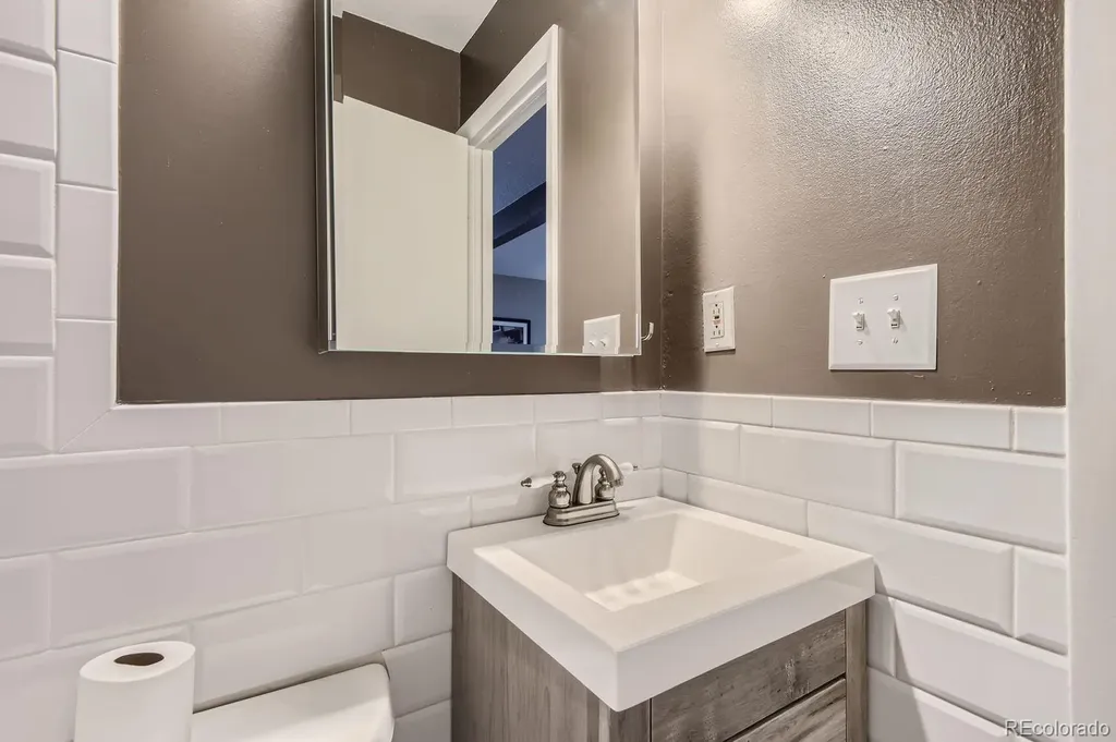 4406 S Logan Street Englewood CO 80113