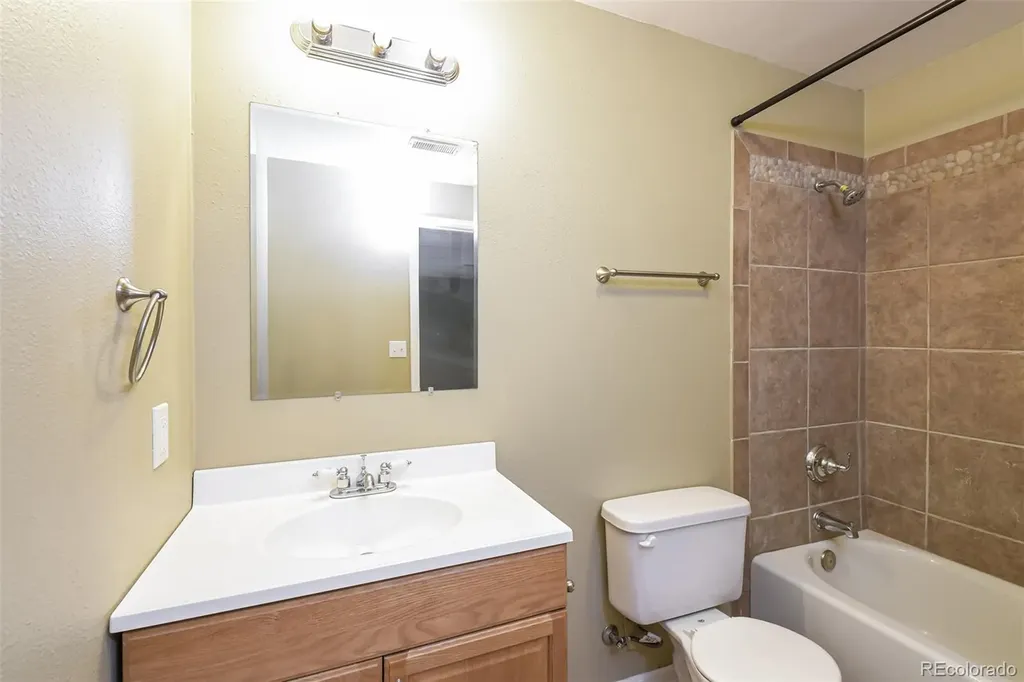 1148 S Duquesne Circle Aurora CO 80018