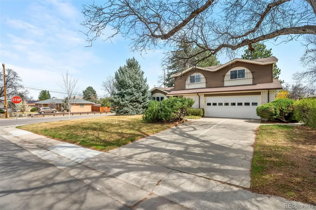 398 Uvalda Street Aurora CO 80011