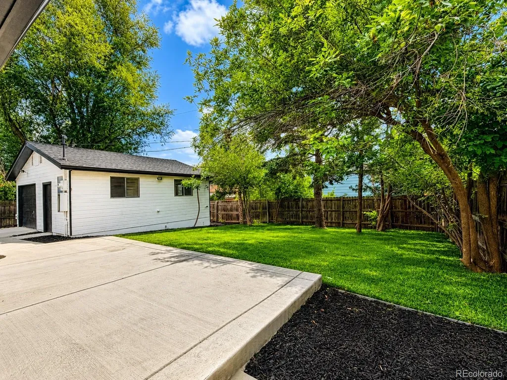 960 E 9th Avenue Broomfield CO 80020