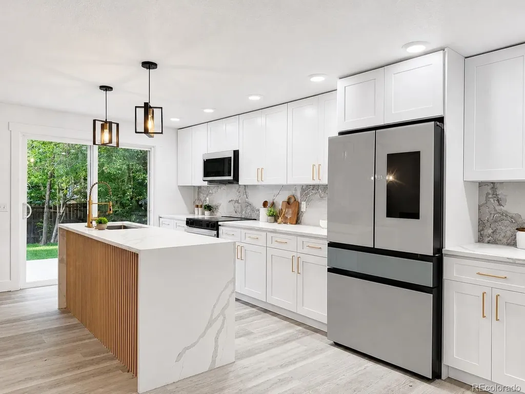 960 E 9th Avenue Broomfield CO 80020